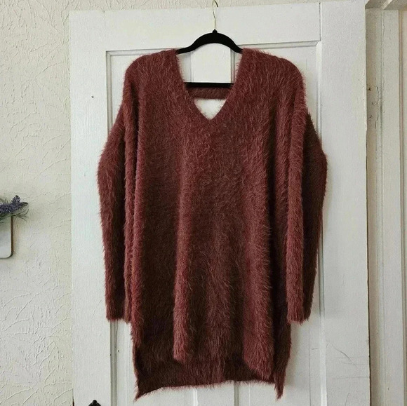 Ruby Moon Eyelash Tunic Sweater Women’s Size Medium, Lattice Back, Soft - Picture 1 of 8